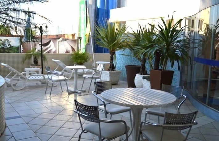 Imagen de los exteriores del Hotel Monte Rey. Foto 16