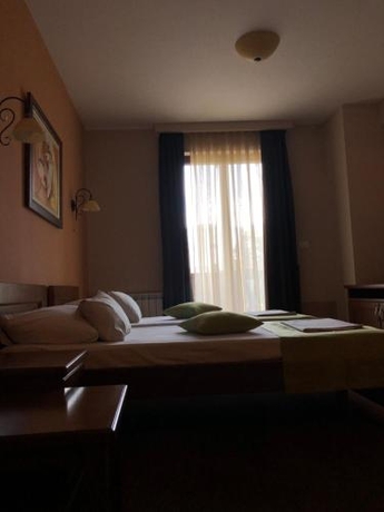 Imagen de la habitación del Hotel Monte Rosa, Cetinje. Foto 8