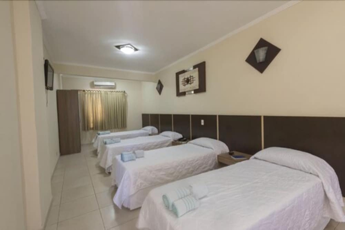 Imagen de la habitación del Hotel Monte Serrat. Foto 9