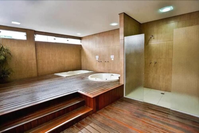 Imagen de la piscina del Hotel Monte Serrat. Foto 18