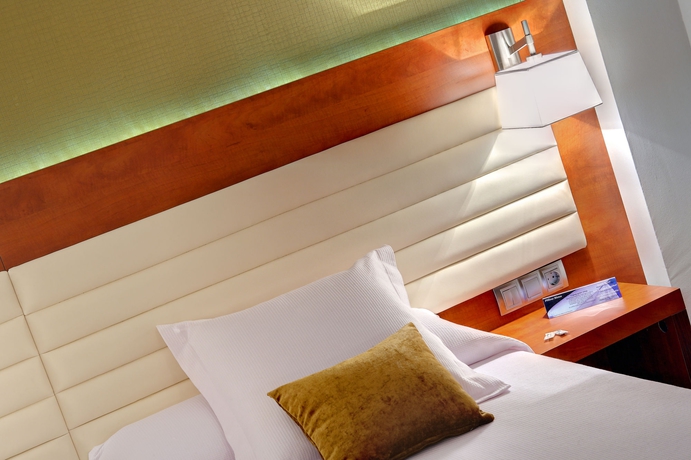 Imagen de la habitación del Hotel Monte Triana. Foto 6