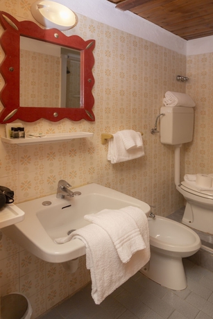 Imagen de la habitación del Hotel Monte Triplex. Foto 3