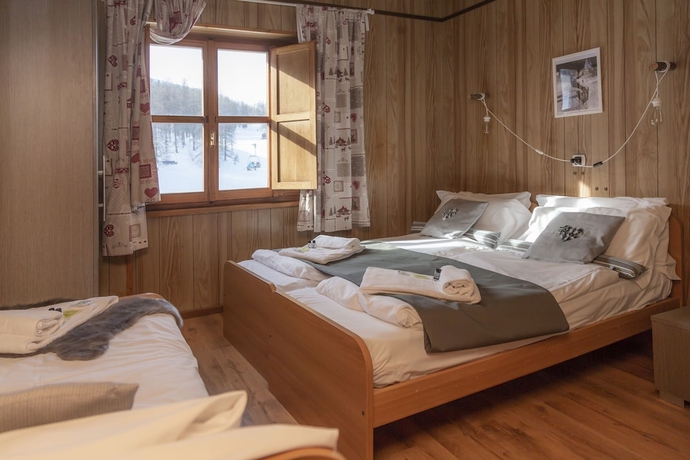 Imagen de la habitación del Hotel Monte Triplex. Foto 6