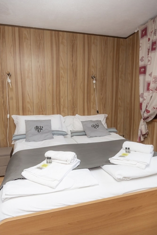 Imagen de la habitación del Hotel Monte Triplex. Foto 8