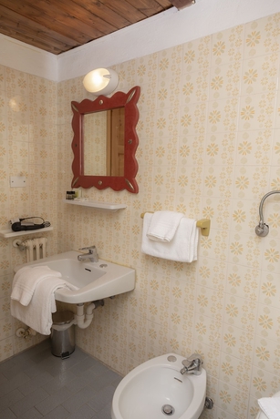 Imagen de la habitación del Hotel Monte Triplex. Foto 11