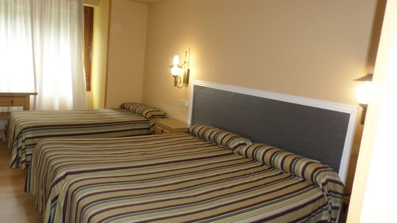 Imagen de la habitación del Hotel Monte Ulia. Foto 8