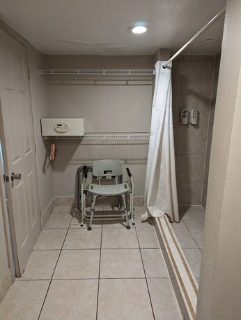 Imagen general del Hotel MonteCarlo, Kissimmee. Foto 2