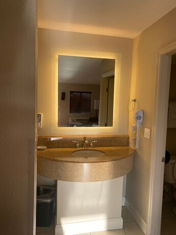 Imagen general del Hotel MonteCarlo, Kissimmee. Foto 12
