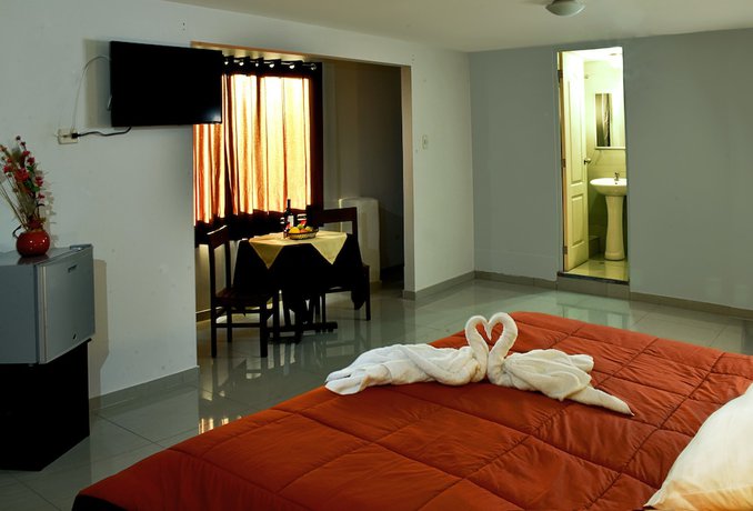 Imagen de la habitación del Hotel MonteCristoHotel. Foto 8