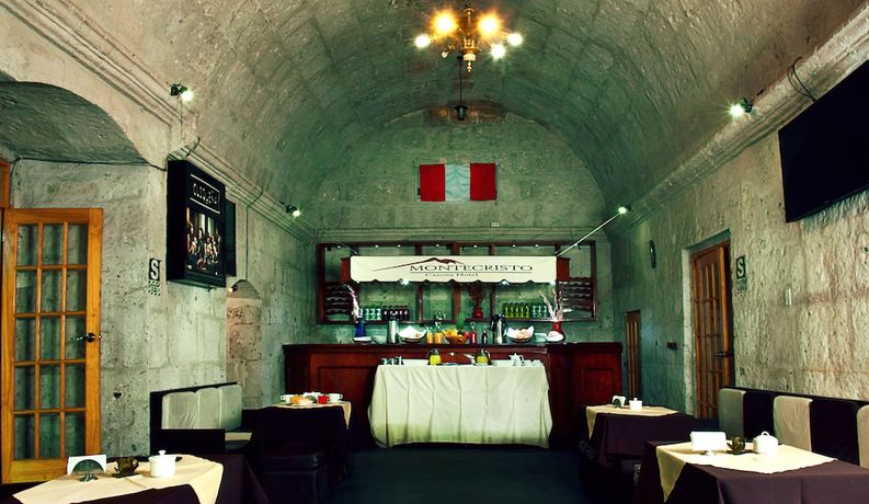 Imagen del bar/restaurante del Hotel MonteCristoHotel. Foto 5