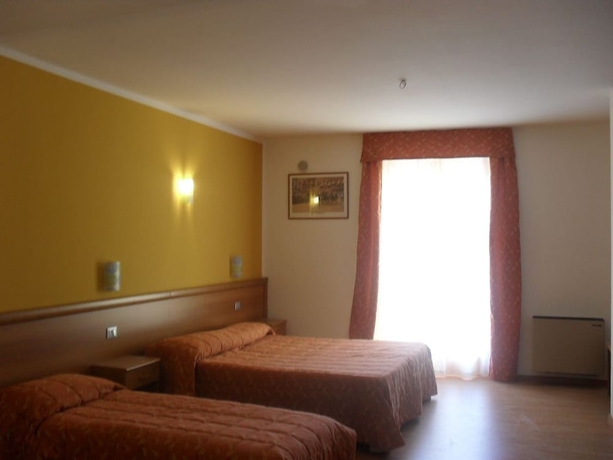 Imagen de la habitación del Hotel Montebaldina. Foto 12