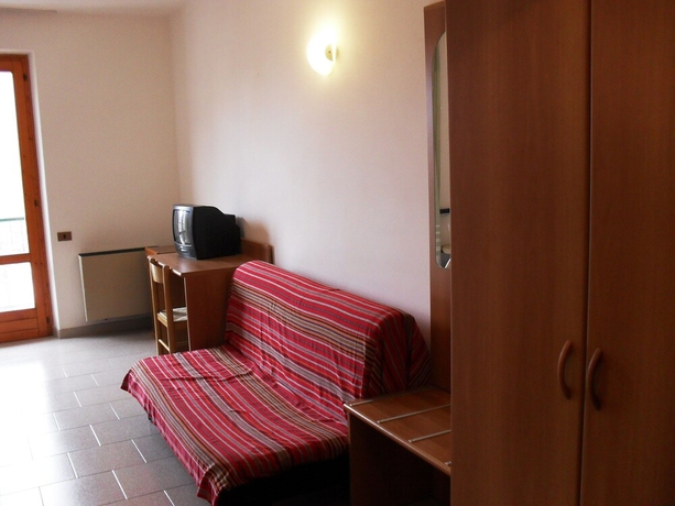 Imagen de la habitación del Hotel Montebaldina. Foto 17