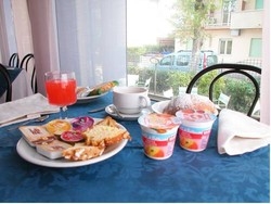 Imagen general del Hotel Montebello, Riccione. Foto 12