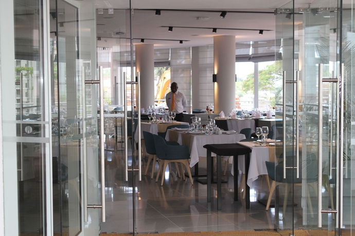 Imagen del bar/restaurante del Hotel Montebelo Girassol Maputo. Foto 4