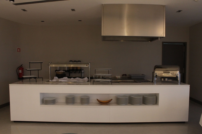 Imagen del bar/restaurante del Hotel Montebelo Girassol Maputo. Foto 5