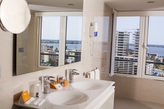 Imagen de la habitación del Hotel Montebelo Girassol Maputo. Foto 13