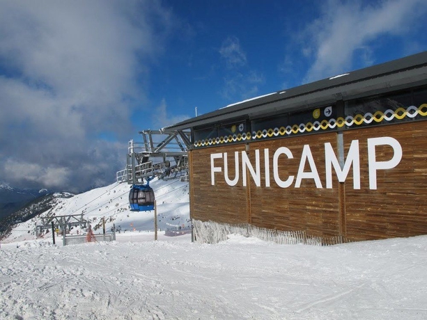 Imagen de los exteriores del Hotel Montecarlo, Encamp. Foto 5