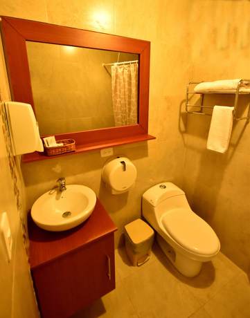 Imagen de la habitación del Hotel Montecarlo, Ibarra. Foto 10