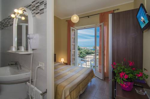 Imagen de la habitación del Hotel Montecarlo, Lido Di Camaiore. Foto 6