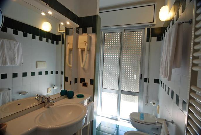 Imagen de la habitación del Hotel Montecarlo, Lido Di Jesolo. Foto 8