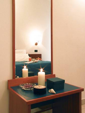 Imagen de la habitación del Hotel Montecarlo, Milano Marittima. Foto 7