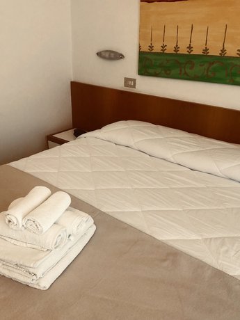 Imagen de la habitación del Hotel Montecarlo, Riccione. Foto 15
