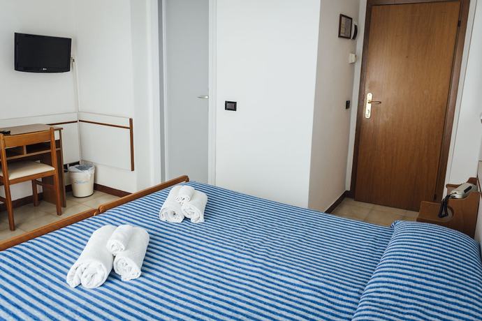 Imagen de la habitación del Hotel Montecarlo, Rimini. Foto 2