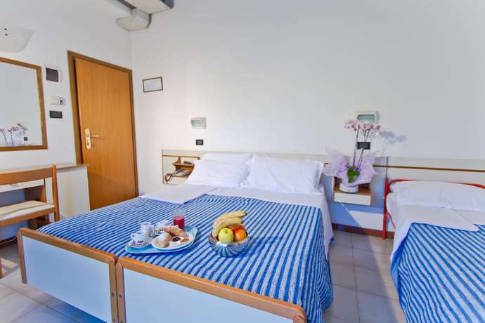 Imagen de la habitación del Hotel Montecarlo, Rimini. Foto 4