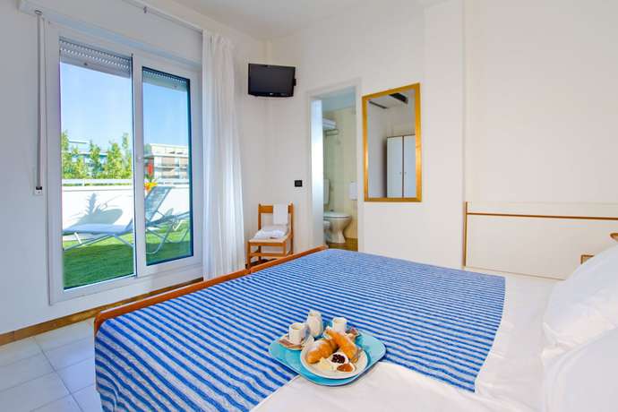 Imagen general del Hotel Montecarlo, Rimini. Foto 1