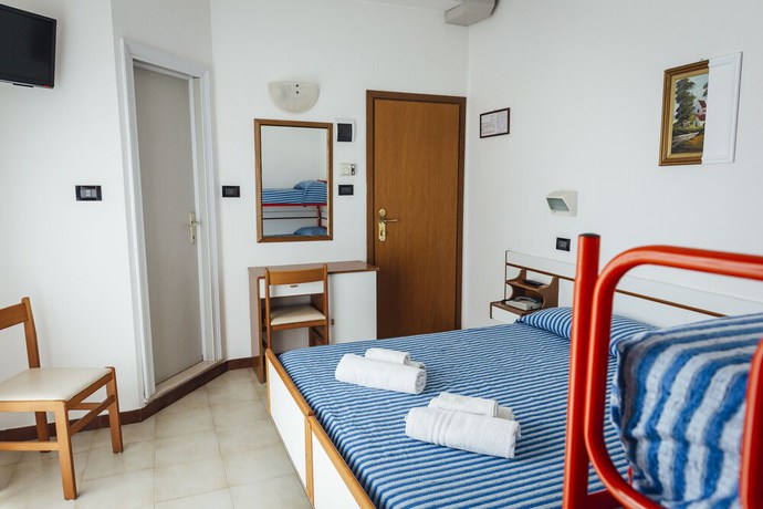 Imagen de la habitación del Hotel Montecarlo, Rimini. Foto 8