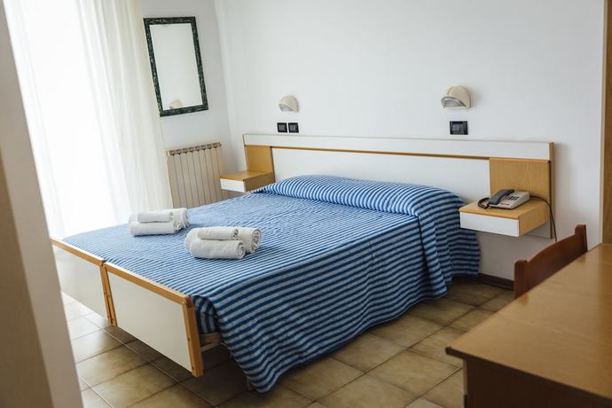 Imagen de la habitación del Hotel Montecarlo, Rimini. Foto 12