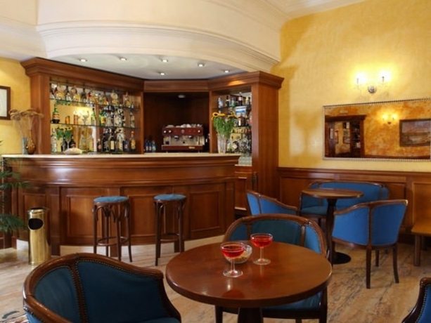 Imagen general del Hotel Montecarlo, Roma. Foto 4