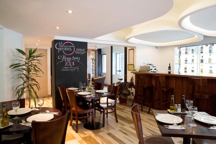 Imagen general del Hotel Montecarlo, Santiago Centro. Foto 4