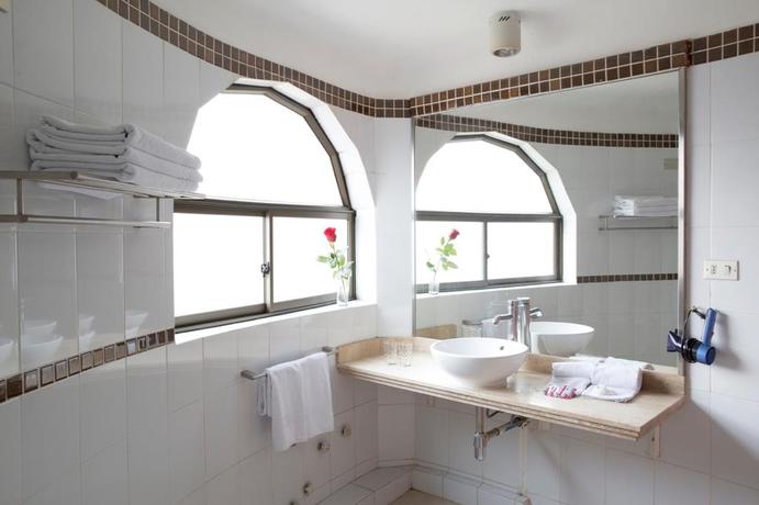 Imagen general del Hotel Montecarlo, Santiago Centro. Foto 10