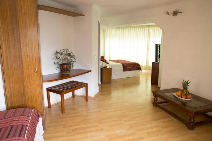 Imagen general del Hotel Montecarlo, Santiago Centro. Foto 11