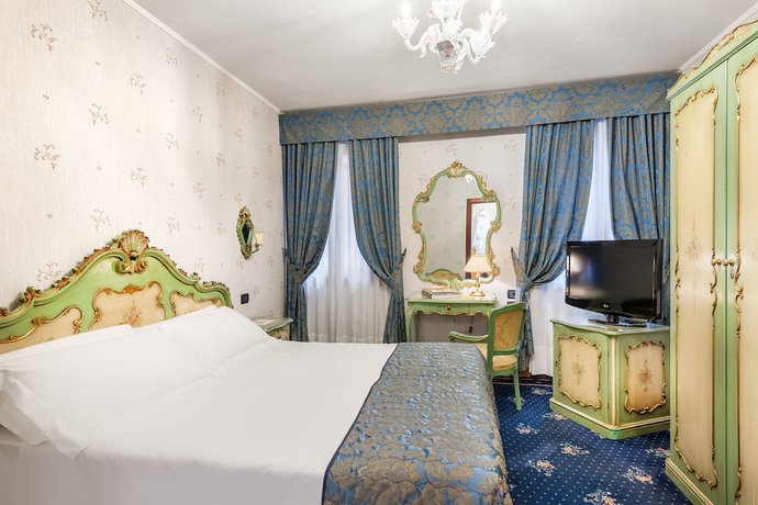 Imagen de la habitación del Hotel Montecarlo, Venecia. Foto 24