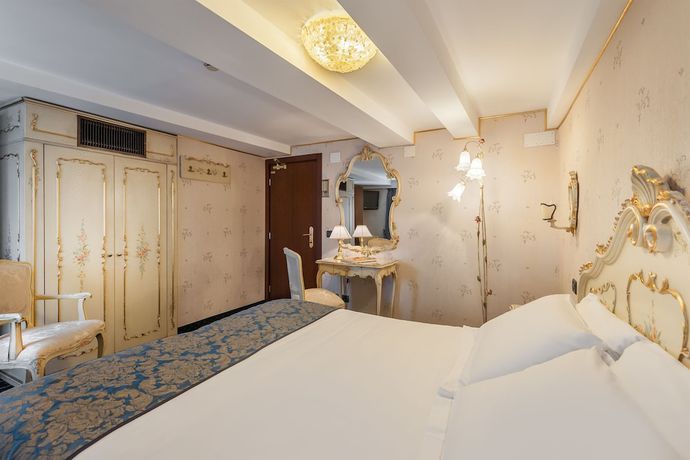 Imagen de la habitación del Hotel Montecarlo, Venecia. Foto 25