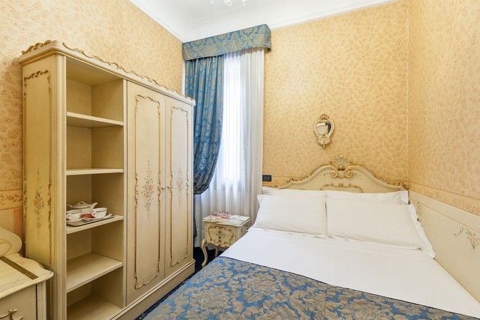 Imagen de la habitación del Hotel Montecarlo, Venecia. Foto 27