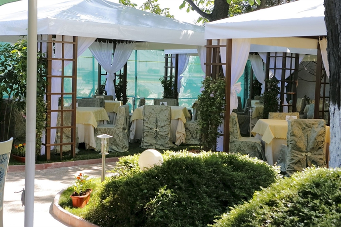 Imagen del bar/restaurante del Hotel Montecito. Foto 5