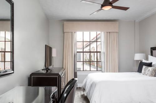 Imagen de la habitación del Hotel Montecito Inn. Foto 4