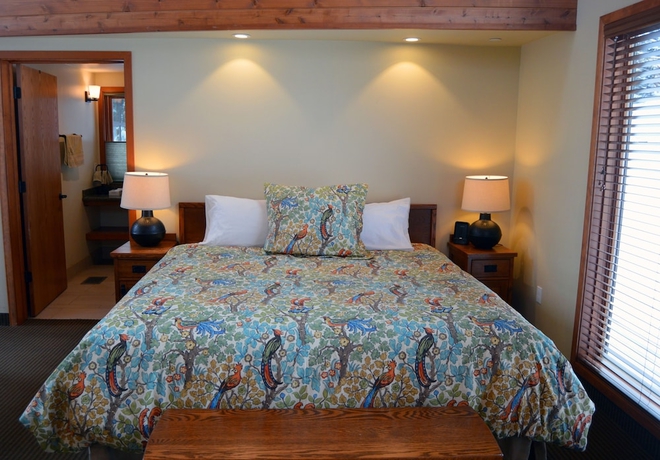 Imagen de la habitación del Hotel Montecito Sequoia Lodge. Foto 3