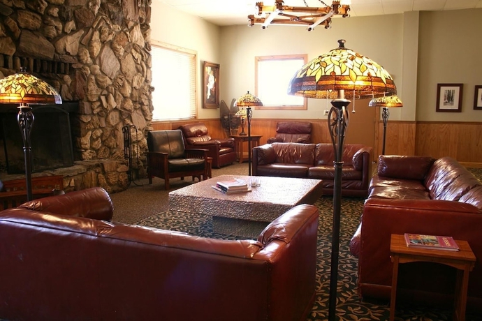 Imagen de los interiores del Hotel Montecito Sequoia Lodge. Foto 16