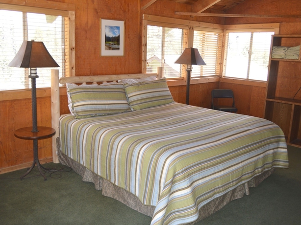 Imagen de la habitación del Hotel Montecito Sequoia Lodge. Foto 11