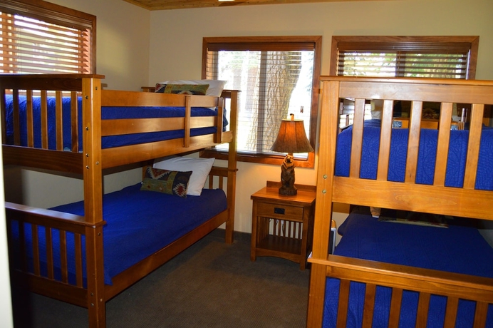 Imagen de la habitación del Hotel Montecito Sequoia Lodge. Foto 13