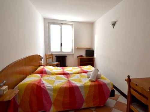 Imagen de la habitación del Hotel Montecodeno. Foto 7