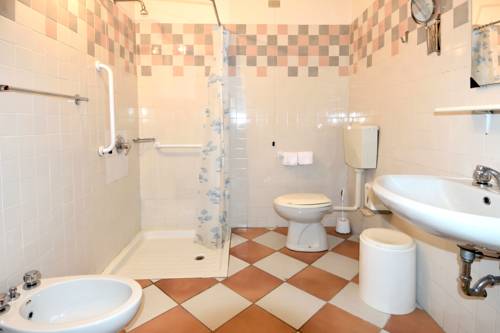 Imagen de la habitación del Hotel Montecodeno. Foto 8