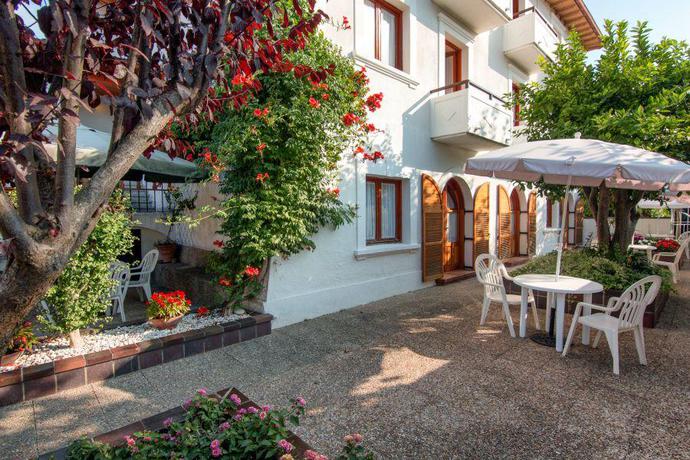 Imagen de los exteriores del Hotel Montecristo, Laredo. Foto 5