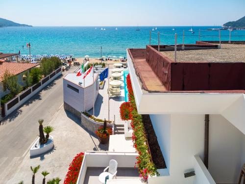 Imagen de la habitación del Hotel Montecristo, Marina di Campo. Foto 9