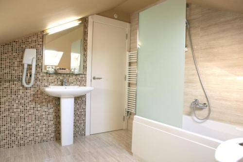 Imagen de los interiores del Hotel Montedobra. Foto 10