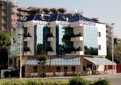 Imagen de los exteriores del Hotel Montedobra. Foto 8